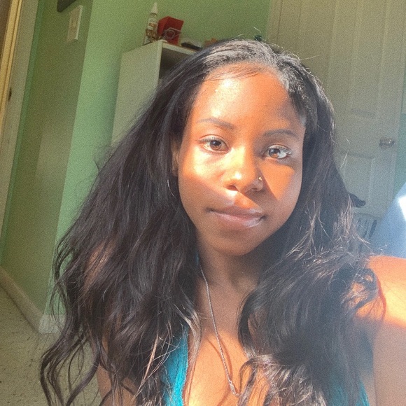 Meet your Posher, Haley - Picture 1 of 1